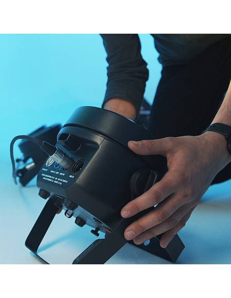 Cameo ROOT® PAR BATTERY - Foco PAR a pilas con 5 LED RGBW de 4 W