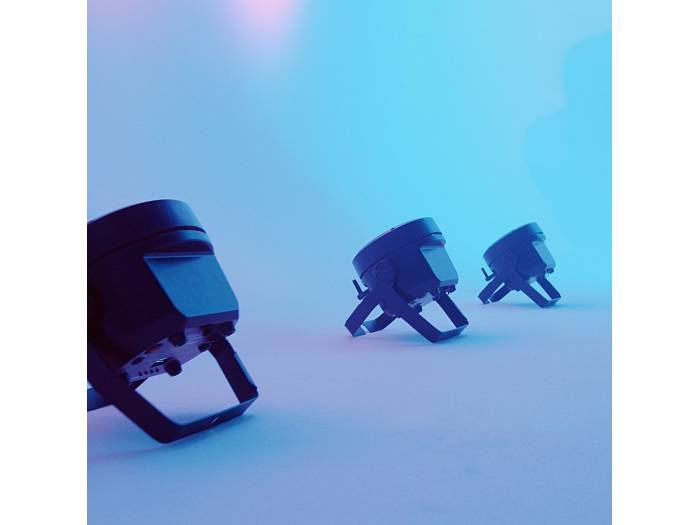 Cameo ROOT® PAR BATTERY - Foco PAR a pilas con 5 LED RGBW de 4 W