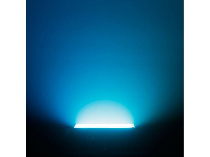 Cameo THUNDER® WASH 100 RGB - Estrobo, cegadora y washer 3 en 1 con 132 LED 0,2 W RGB - 12